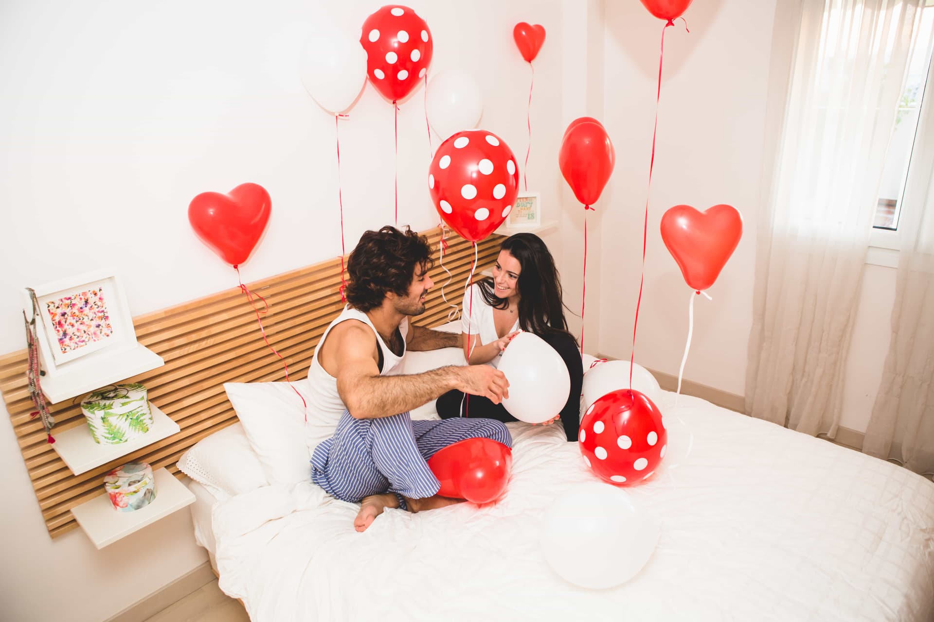 couple romantique lors d'une demande en mariage en Ardèche
