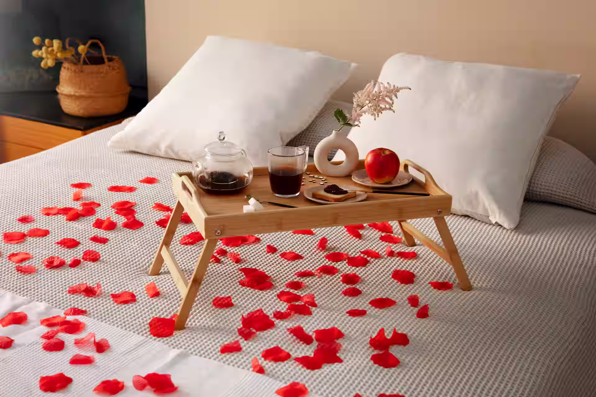Couple profitant d'une escapade romantique près de Saint-Étienne